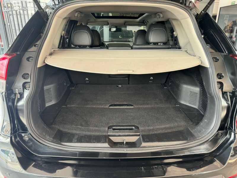 Nissan X-Trail  5 pts. Exclusive, CVT, piel, CD, QC, GPS, 5 pas., RA-18 (cambio de línea) 2018